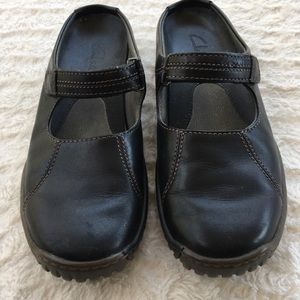 Clark’s Leather Mary Jane Slip On Shoes size 8.5